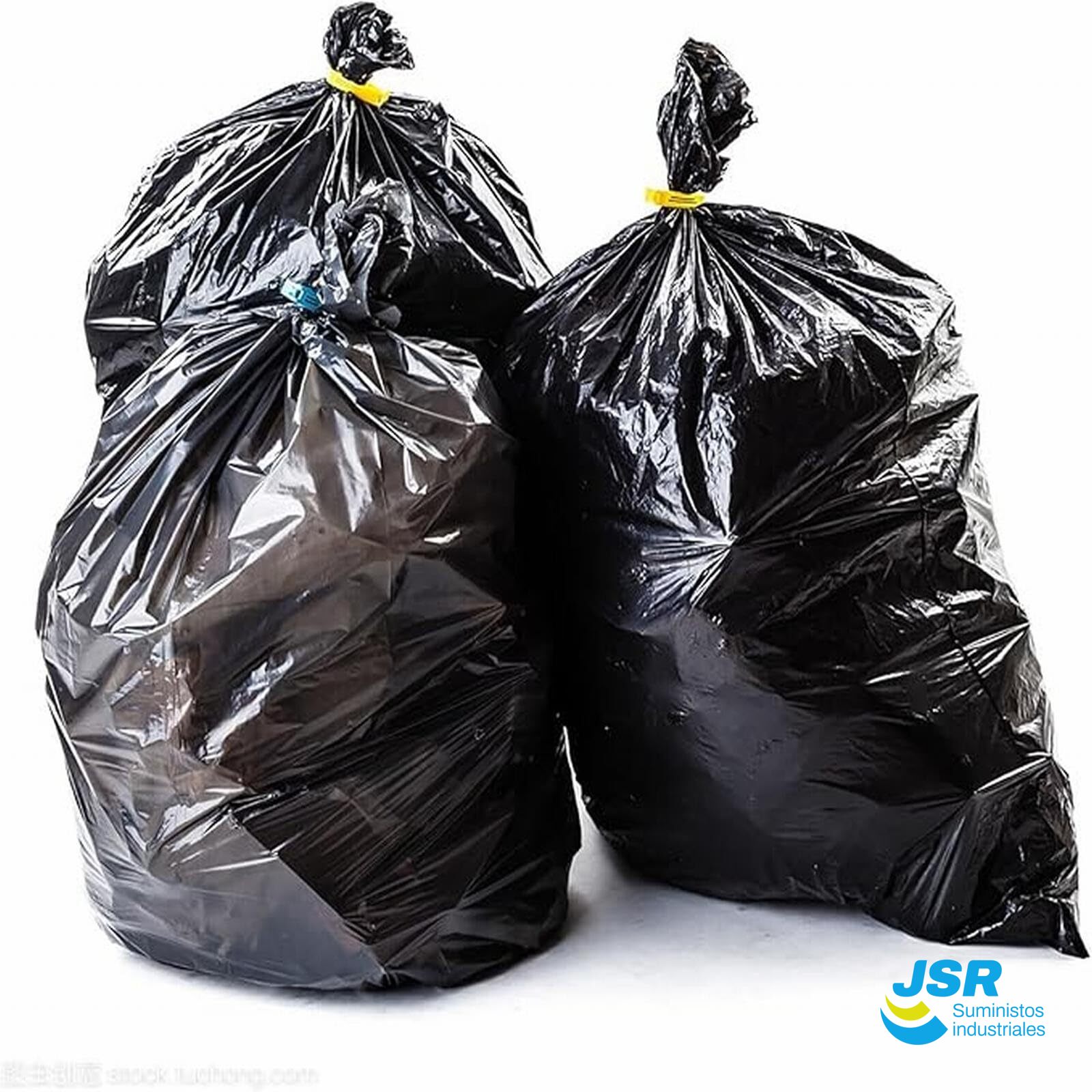 Bolsas de basura negras cerradas con residuos